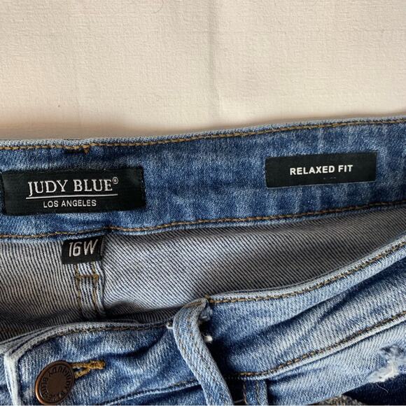 Judy Blue women's size 16 W relaxed fit distressed denim jeans - Picture 3 of 13
